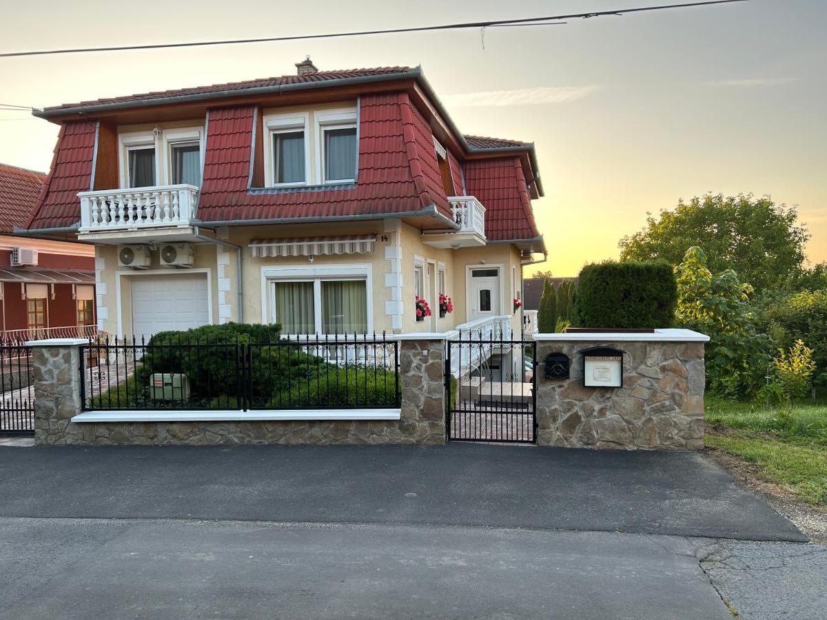 Jozsef Apartments House Zalakaros Bagian luar foto